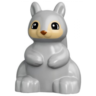 duplo squirrel with tan face black and white eyes and dark brown nose pattern