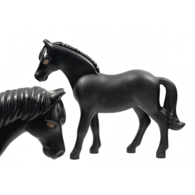 horse belville with brown outlined eyes with eye whites and white pupils pattern