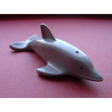 light gray dolphin with normal connection undetermined type
