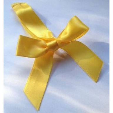 christmas tree ornament ribbon