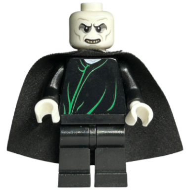 lord voldemort - white head black cape green robe lines