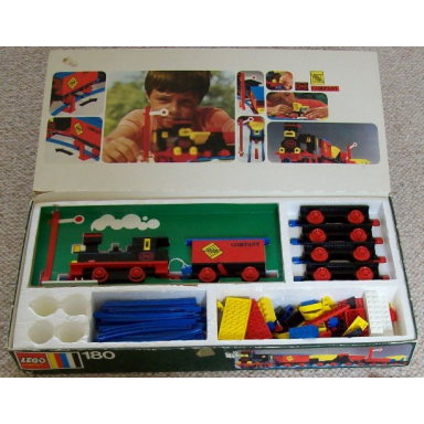 train with 5 wagons and circle of track