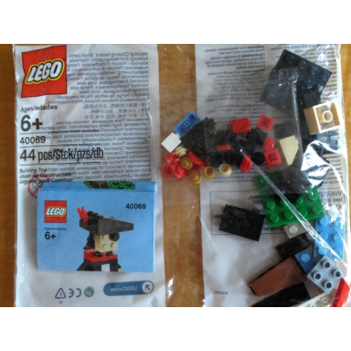 monthly mini model build set - 2013 09 september pirate polybag