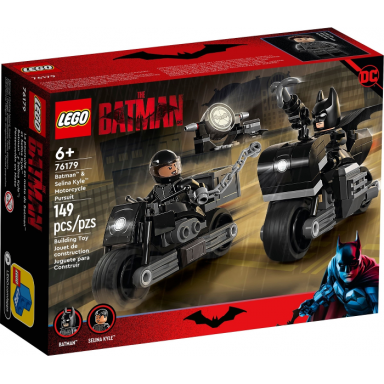 batman selina kyle motorcycle pursuit