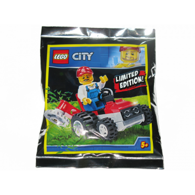 gardener with lawn mower foil pack