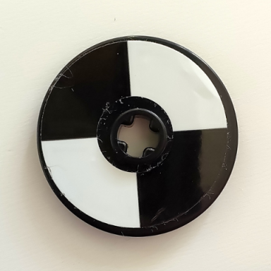 black technic disk 3 x 3 with 2 black and white opposing sections pattern sticker - set 42068
