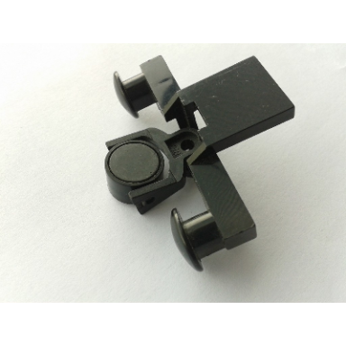 train buffer beam with black train coupling and black magnet cylindrical 4022 2920 73092