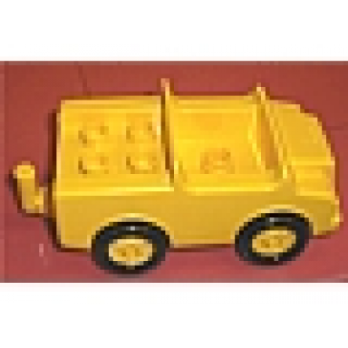 yellow duplo car with 2 x 2 studs in bed 1 stud in cab and yellow base