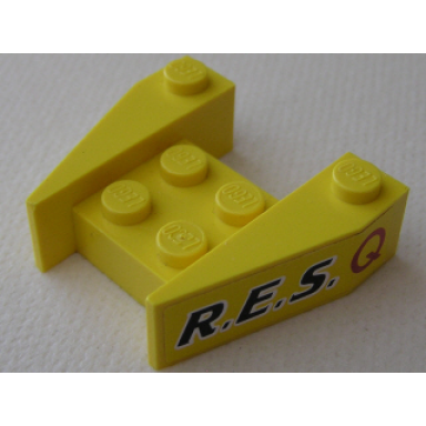 wedge 3 1 2 x 4 without stud notches with black r.e.s and red q on yellow background pattern on both sides stickers - set 6462