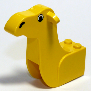 yellow camel head brick with black eyes and nostrils pattern