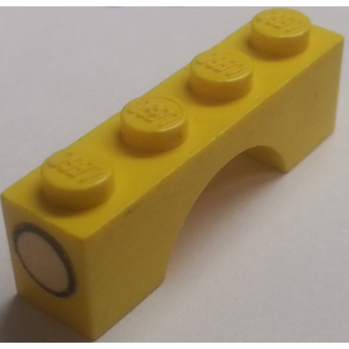 yellow arch 1 x 4 with headlight pattern sticker - set 699
