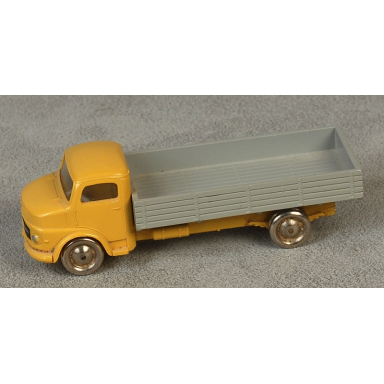 yellow ho scale mercedes open bed truck gray flatbed