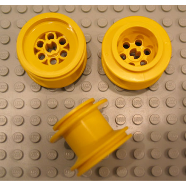 yellow wheel 43.2 x 28 balloon small