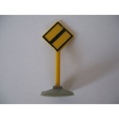 yellow road sign with post diamond with black border end of major road pattern type 1 base