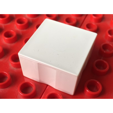 white duplo tile 2 x 2 x 1