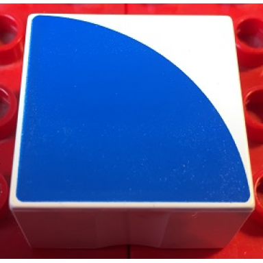 white duplo tile 2 x 2 x 1 with shape blue quarter circle pattern