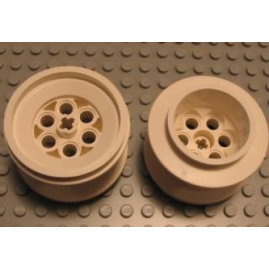 white wheel 68.8 x 40 balloon large