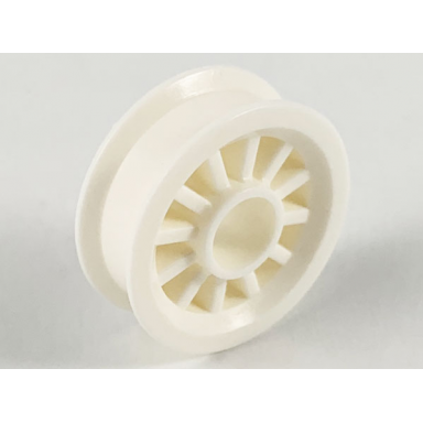 white wheel spoked 2 x 2 with pin hole