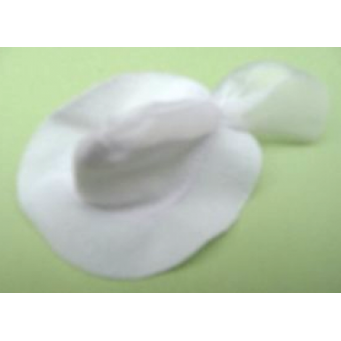 white duplo wear hat with veil