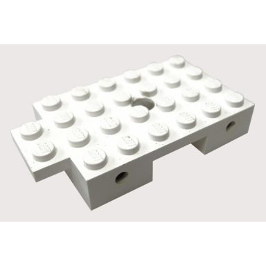 white train base 4 x 7 with wheels holder