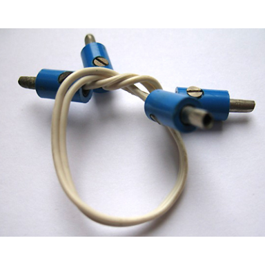 white electric wire 12v 4.5v with 2 leads 14 studs long with 4 blue electric connector 1-way male rounded with hollow pin x466c14 996ac01