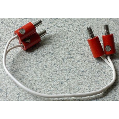 white electric wire 4.5v with four red 1-prong connectors hollow pin 15 studs long