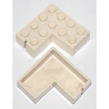 white brick 4 x 4 corner without bottom tubes slotted with 1 slot left side