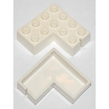 white brick 4 x 4 corner without bottom tubes slotted with 1 slot right side