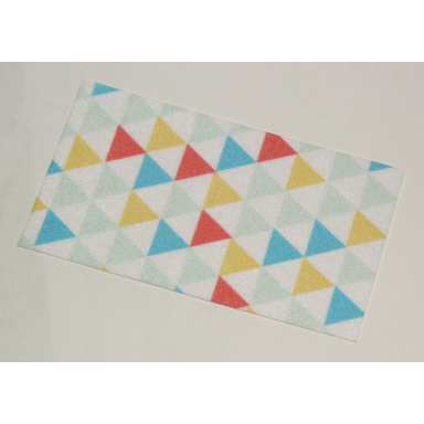 white duplo cloth towel 5 x 9 cm with multicolored triangles pattern
