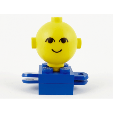 homemaker figure maxifigure torso assembly with yellow head with black eyes and smile pattern 792c03 685px1