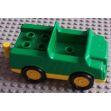 green duplo car with 2 x 2 studs in bed 1 stud in cab and yellow base
