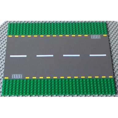 baseplate road 32 x 32 6-stud straight with dark gray road yellow dashed lines and light gray storm drains pattern