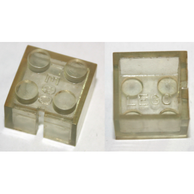 trans-clear brick 2 x 2 without bottom tubes slotted with 1 slot