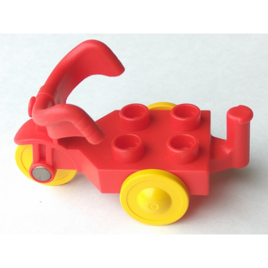 red duplo tricycle with 4 studs and yellow wheels