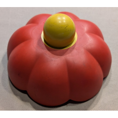 red primo plant rubber flower 3 x 3 with 8 petals and yellow center stud