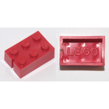 red brick 2 x 3 without bottom tubes slotted with 1 slot