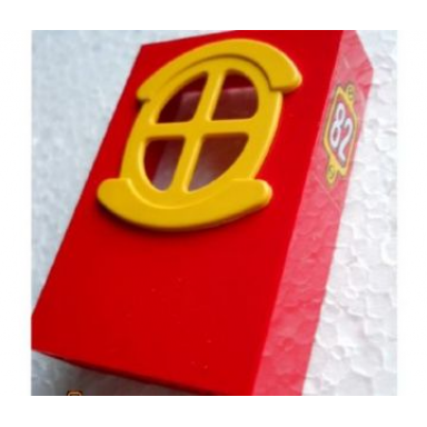 red fabuland building wall 2 x 6 x 7 with round symmetric yellow window with 82 on plaque pattern sticker - set 3682
