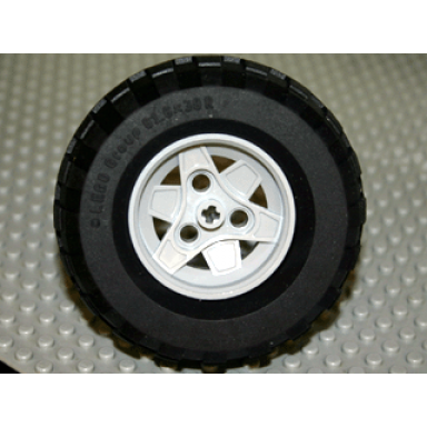 light bluish gray wheel 43.2mm d x 26mm technic racing small 3 pin holes with black tire 81.6 x 38 r balloon 41896 45982