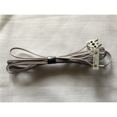 electric wire 12v 4.5v with male squared wide short connector and male squared narrow long connector 190 studs long