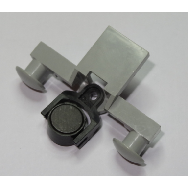 light gray train buffer beam with black train coupling and black magnet cylindrical 4022 2920 73092
