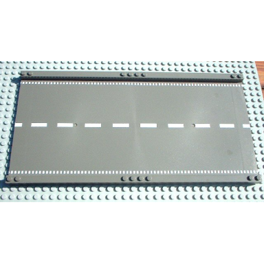 baseplate road 32 x 16 ramp straight with white center stripe pattern