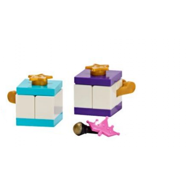 advent calendar 2019 friends day 17 - two gift boxes tree ornaments