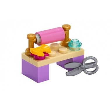advent calendar 2020 friends day 16 - gift wrap stand