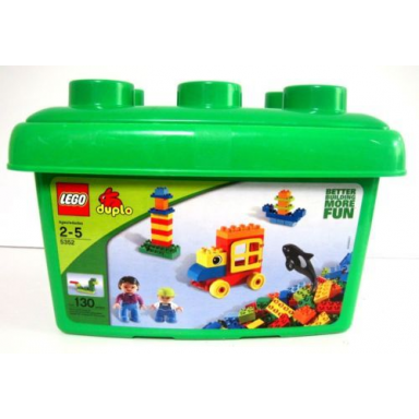 tub with baby orca and minifigures