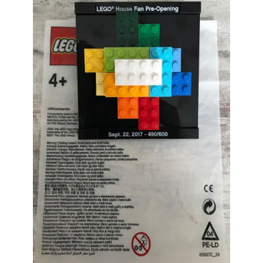 lego house pre-opening fan set