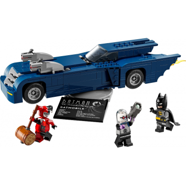 batman with the batmobile vs harley quinn and mr freeze