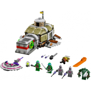 turtle sub undersea chase