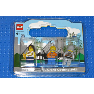 lego store grand opening exclusive set mayfair wauwatosa wi blister pack