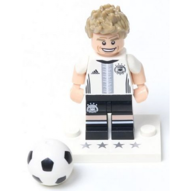 thomas müller deutscher fussball-bund dfb complete set with stand and accessories